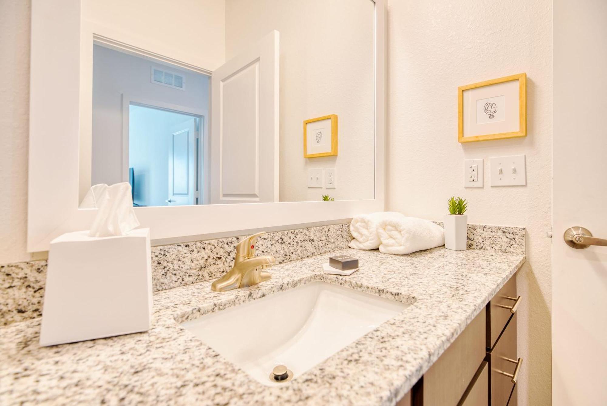 גיינסוויל Deluxe One Bedroom Apartment מראה חיצוני תמונה